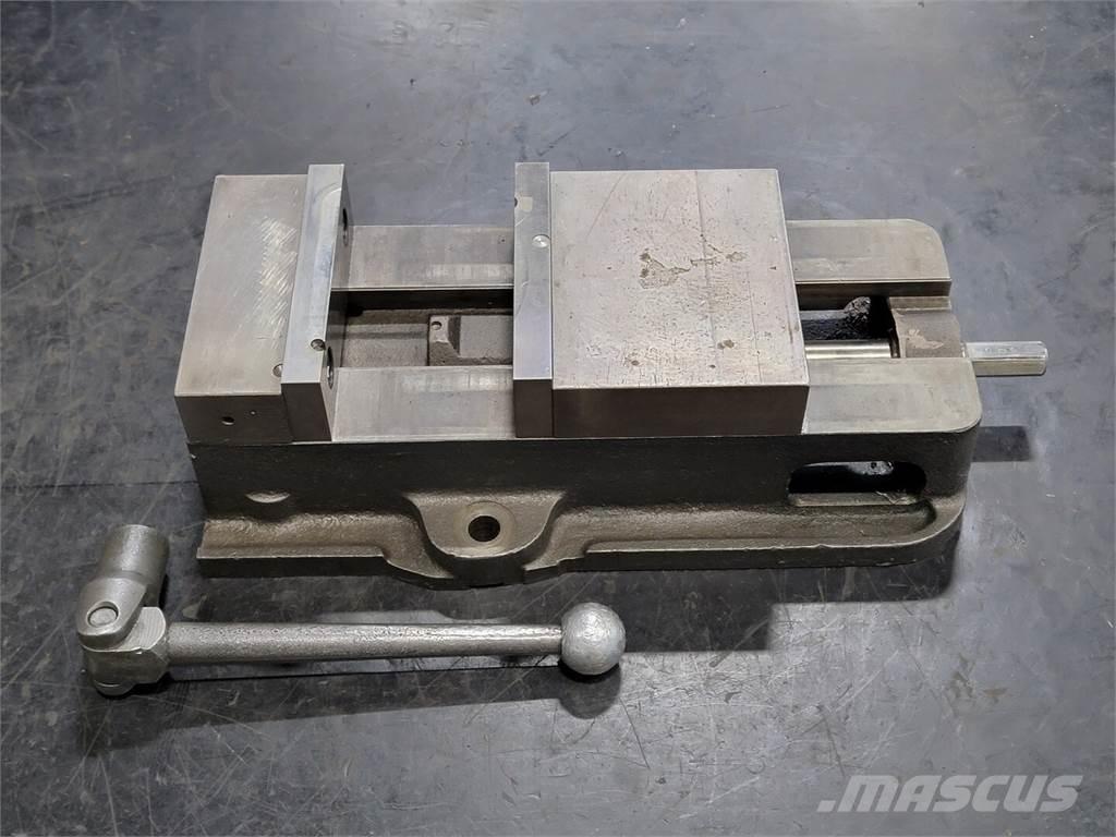  KURT D-675 Entreprenør - Andet