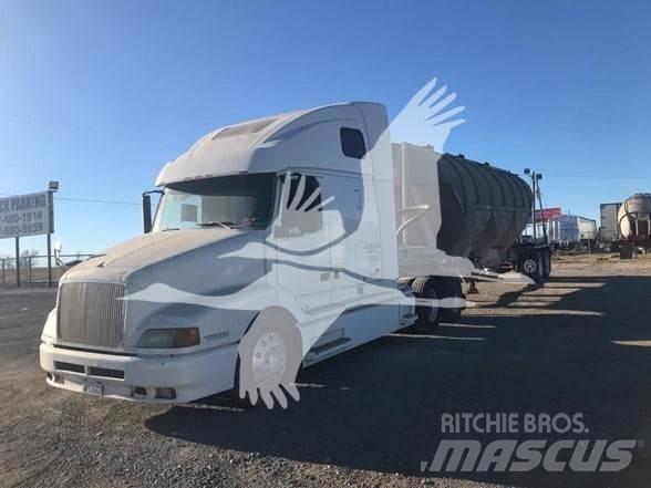 Fruehauf  Semi-trailer med Tank