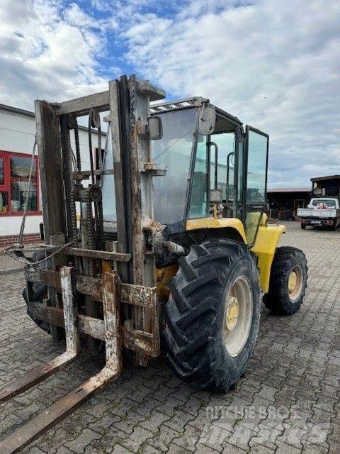 JCB 940-2 Terrængående gaffeltruck