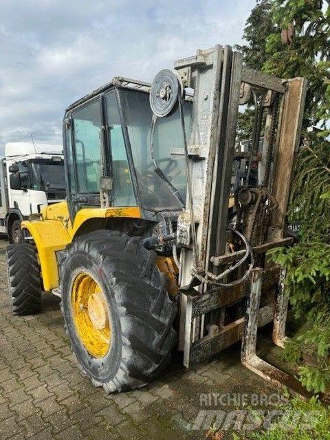 JCB 940-2 Terrængående gaffeltruck