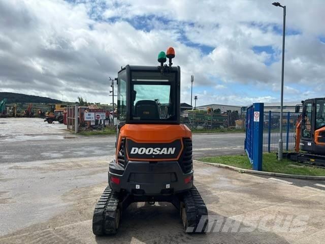 Develon Dx27z Gravemaskiner på larvebånd