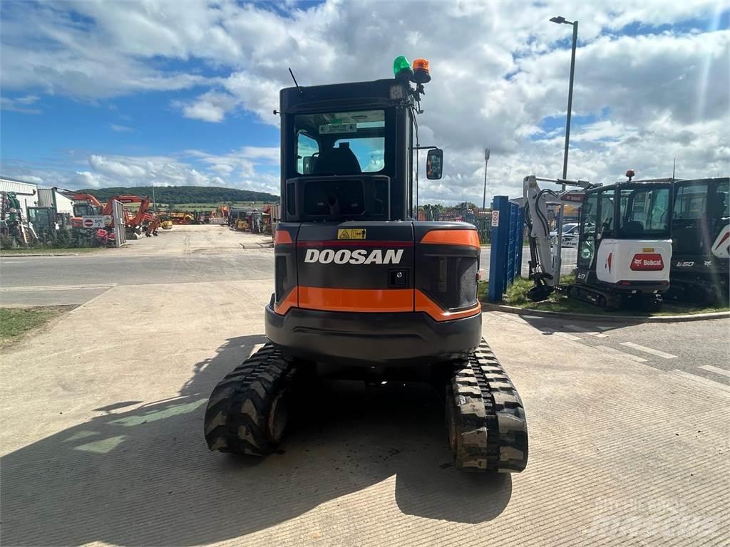 Doosan DX50z Gravemaskiner på larvebånd