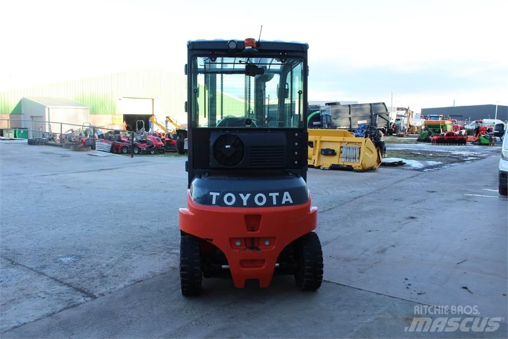 Toyota 4T Forklift Gaffeltrucks - andre