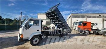 Mitsubishi FH100 Lastbiler med tip