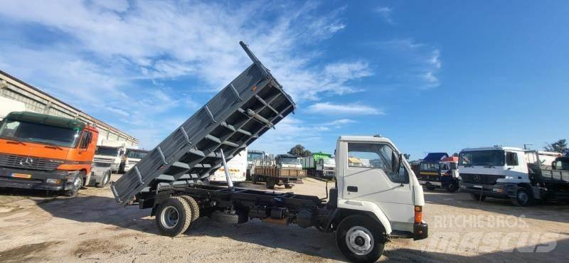 Mitsubishi FH100 Lastbiler med tip