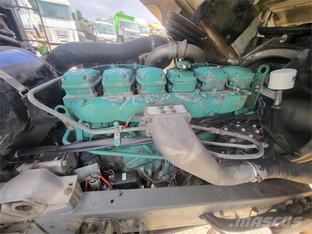 Volvo F10 Lastbiler med tip