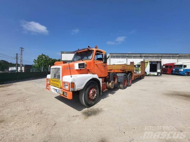 Volvo N12 Lastbil med lad/Flatbed