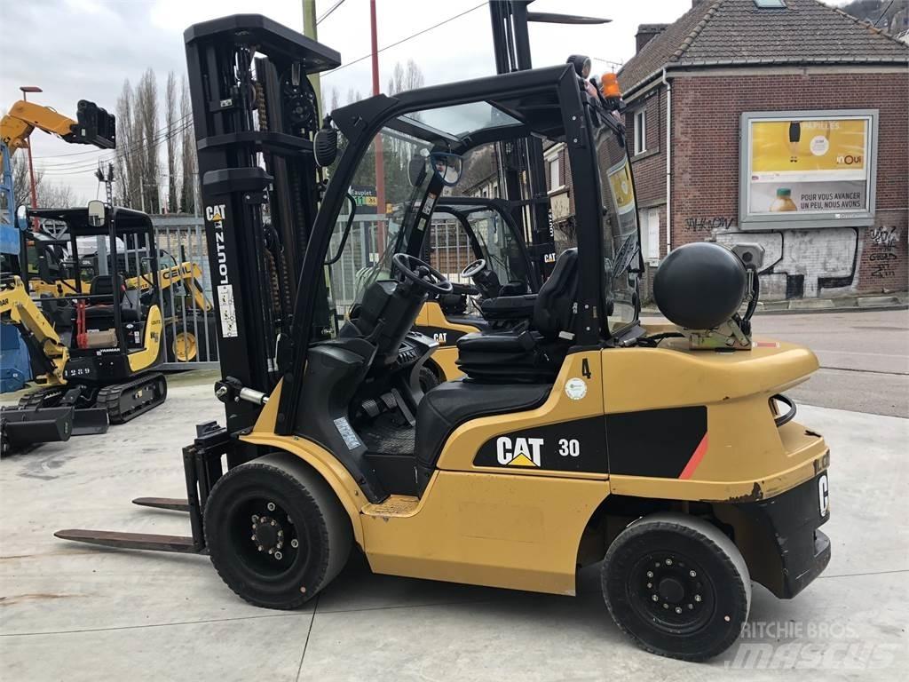 CAT GP30N Gaffeltrucks - andre