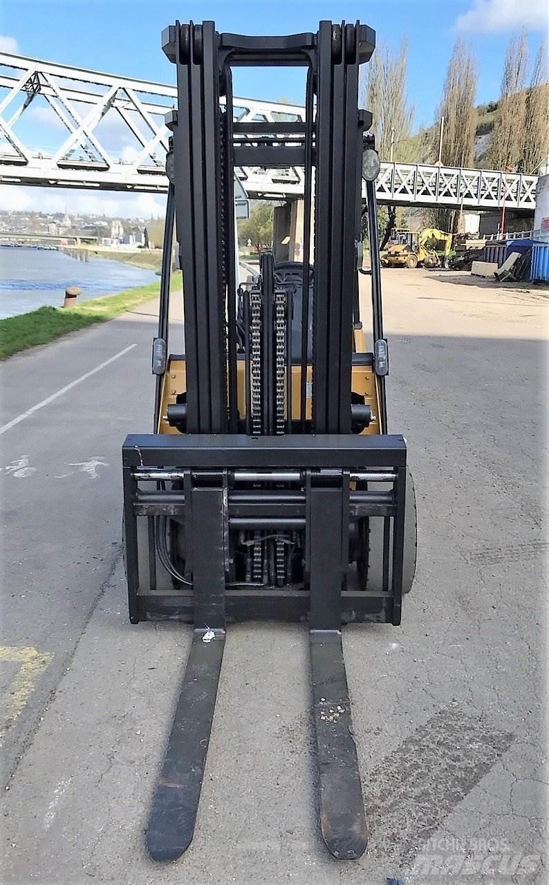 CAT GP30N Gaffeltrucks - andre