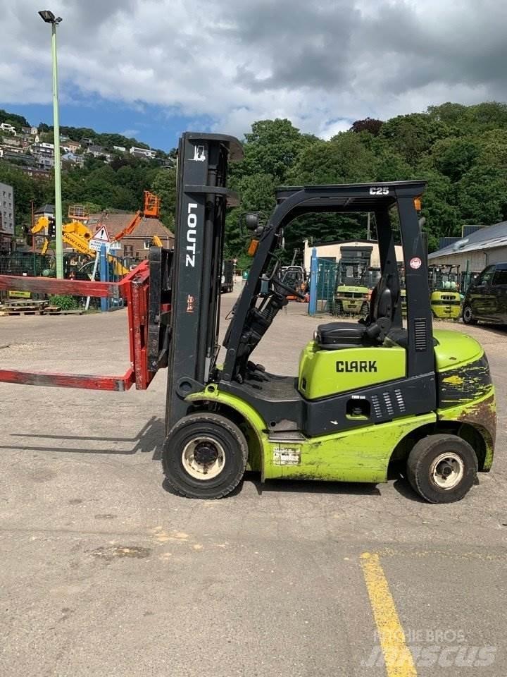 Clark C25D Gaffeltrucks - andre