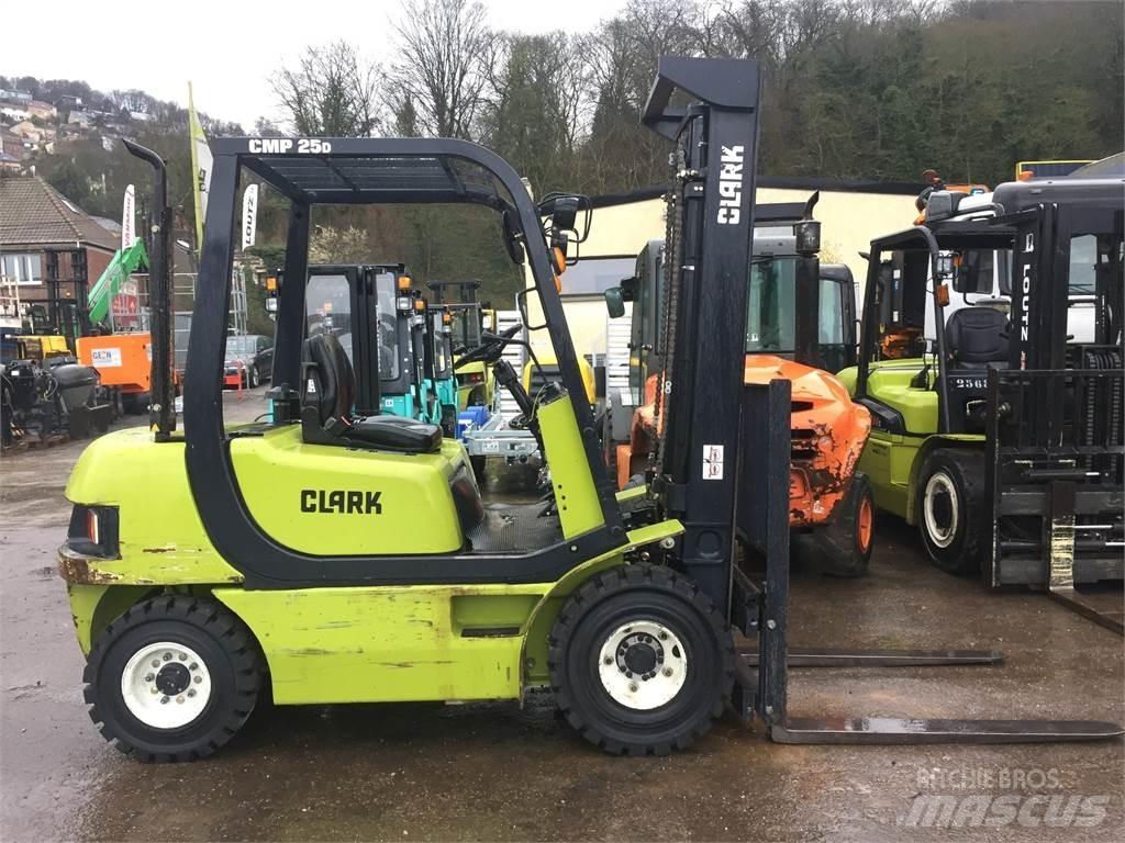 Clark CMP25D Gaffeltrucks - andre