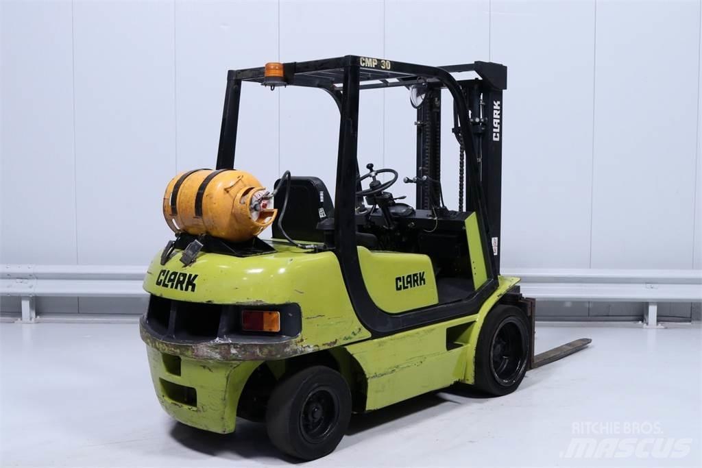 Clark CMP30L Gaffeltrucks - andre