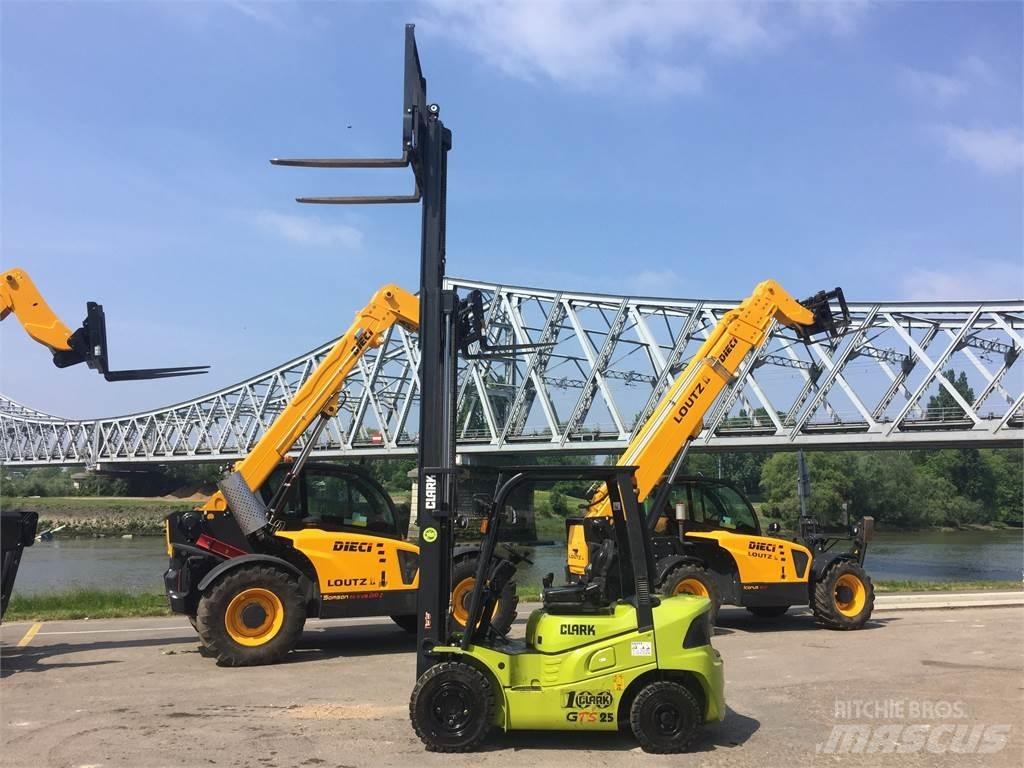 Clark GTS25D Gaffeltrucks - andre