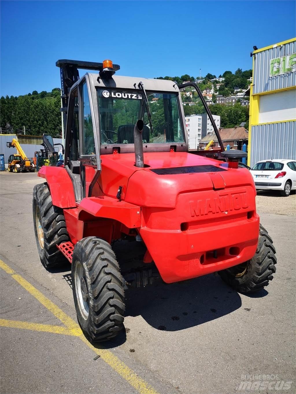 Manitou M26-4 Terrængående gaffeltruck