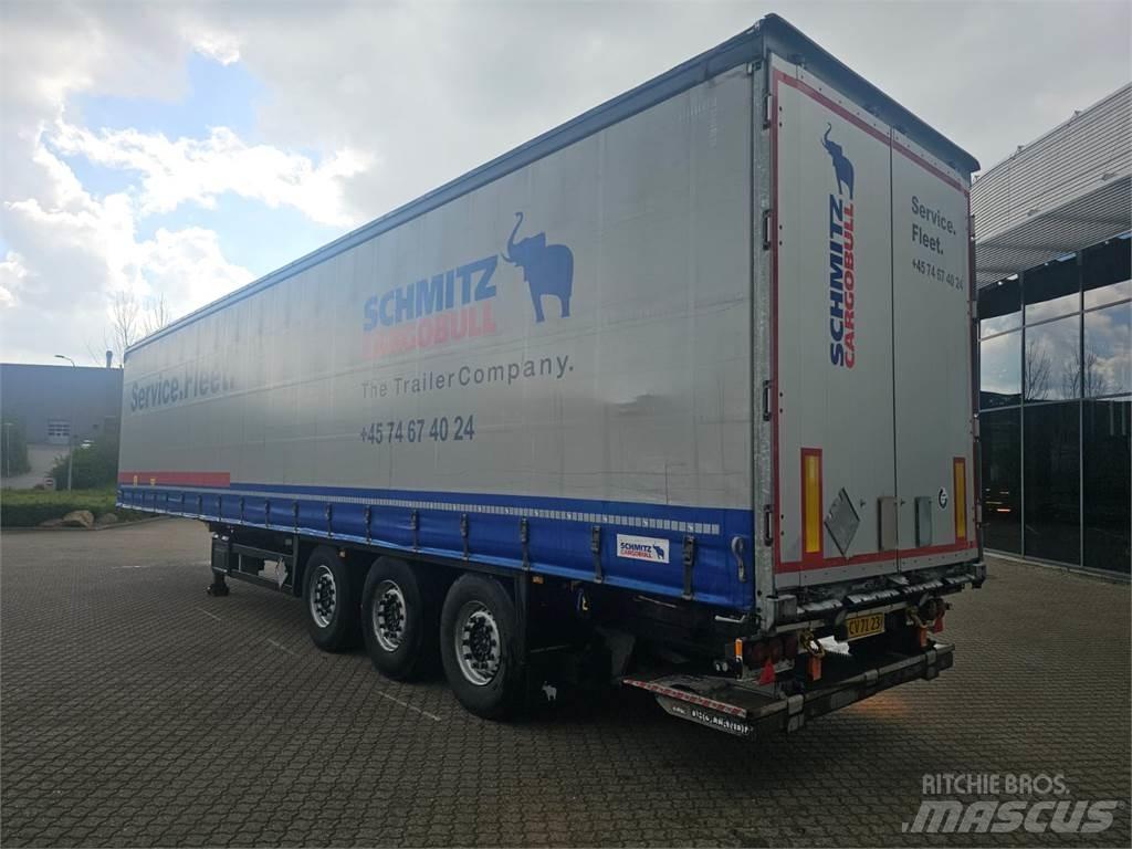 Schmitz Cargobull 13,60 Semi-trailer med Gardinsider