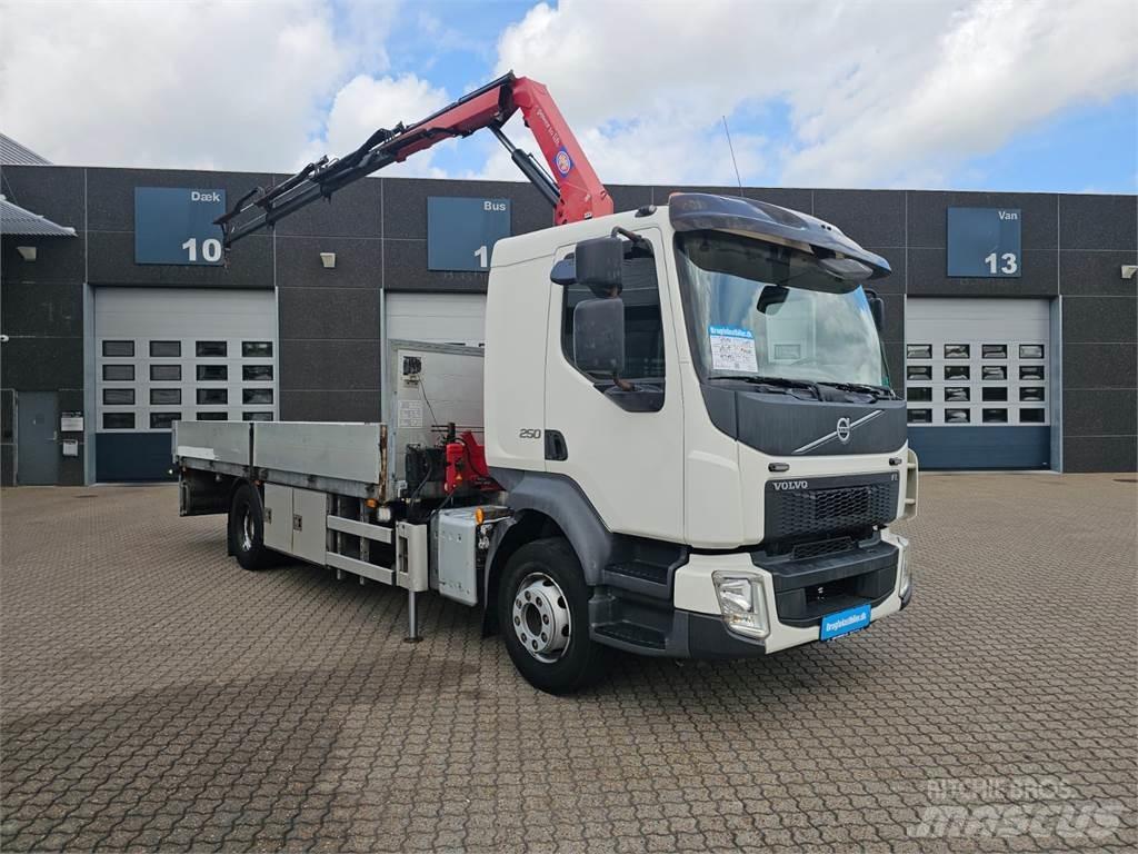 Volvo FL250 Lastbil med kran