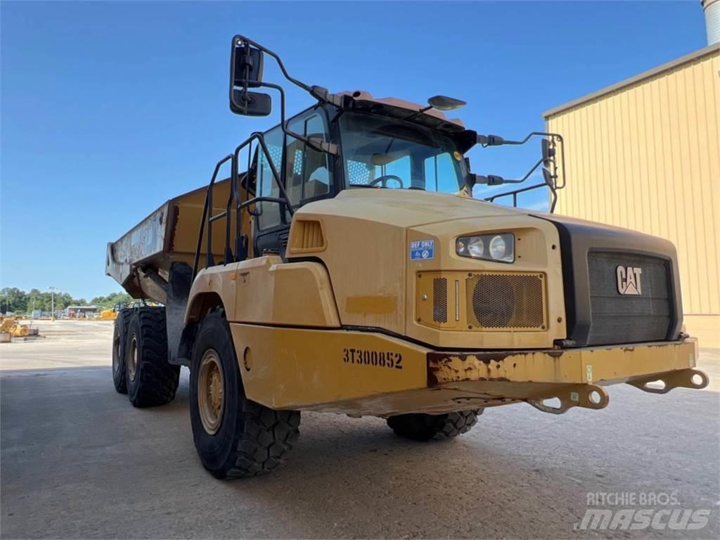 CAT 730 Terrængående lastbiler