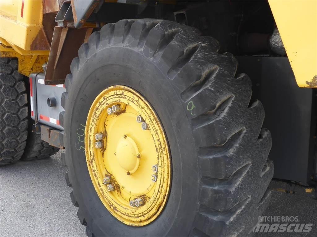 Komatsu HD325-7 Knækstyrede dumpere