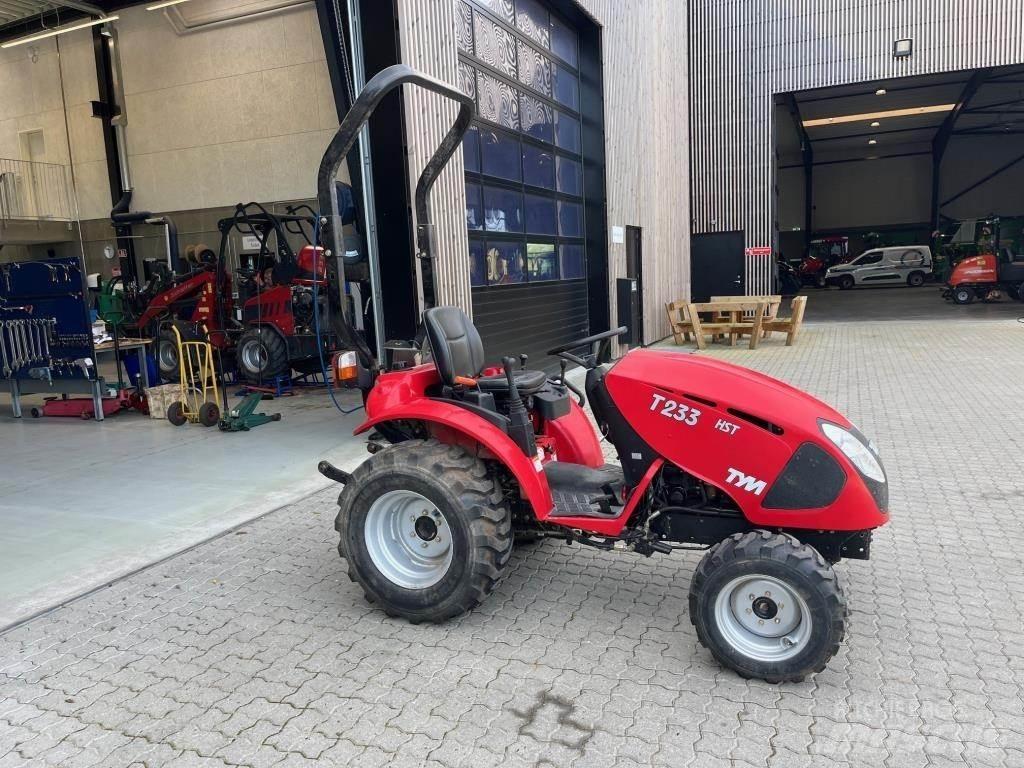 TYM T233 Kompakte traktorer