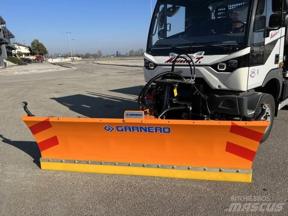 Aebi MT760 Sneskovle og -plove