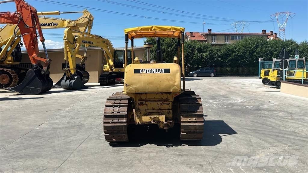 CAT D4D Bulldozer på larvebånd