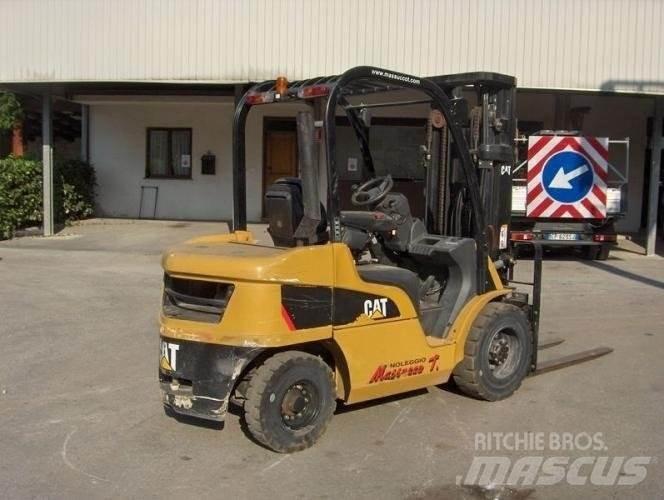 CAT DP30N Diesel gaffeltrucks