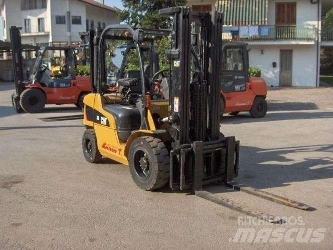 CAT DP30N Diesel gaffeltrucks