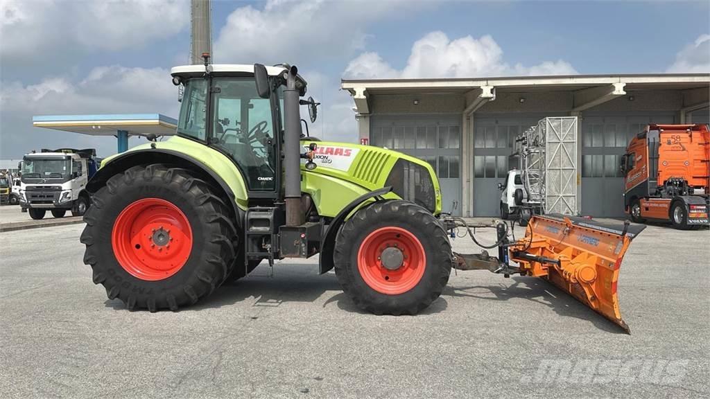 CLAAS Axion 810 4x4 Sneskovle og -plove