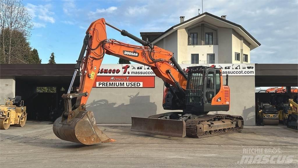 Doosan DX235LCR-5 Gravemaskiner på larvebånd