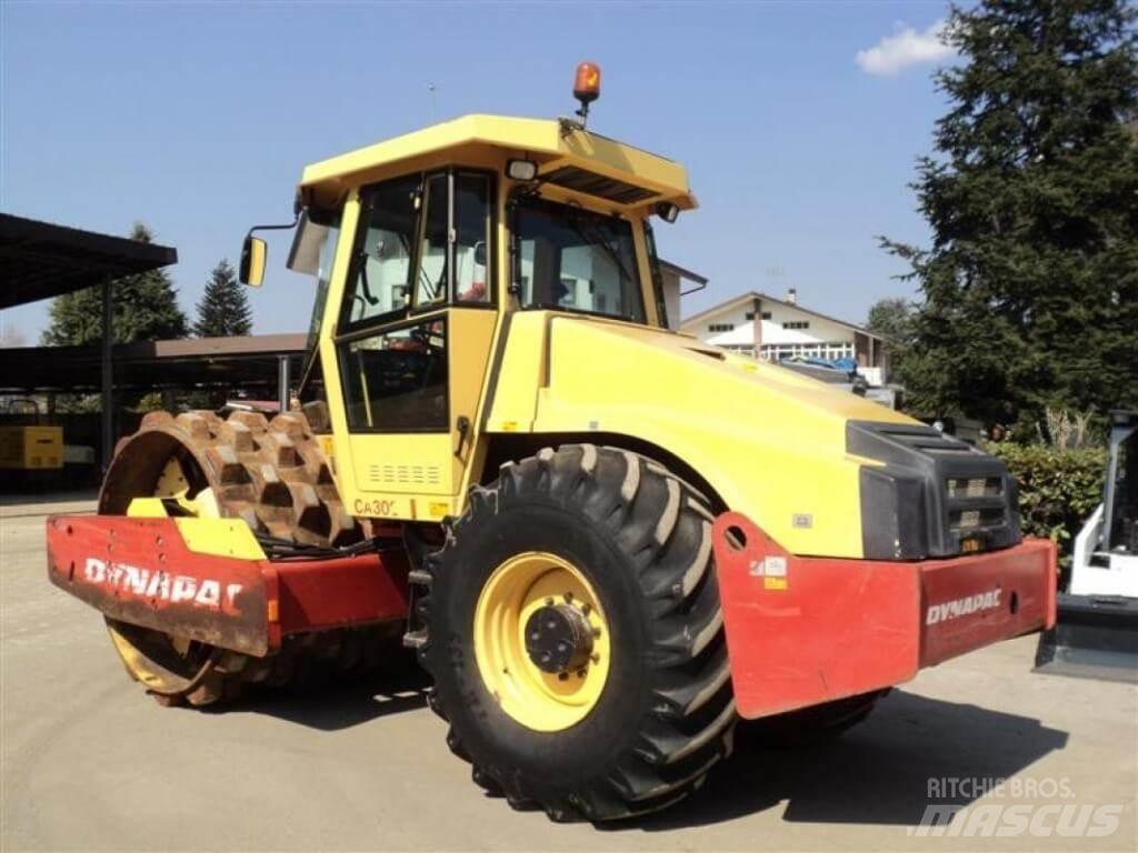 Dynapac CA302PD Jordvibrationstromler