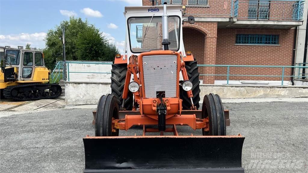 Ford 5600 4X2 Bulldozer på larvebånd