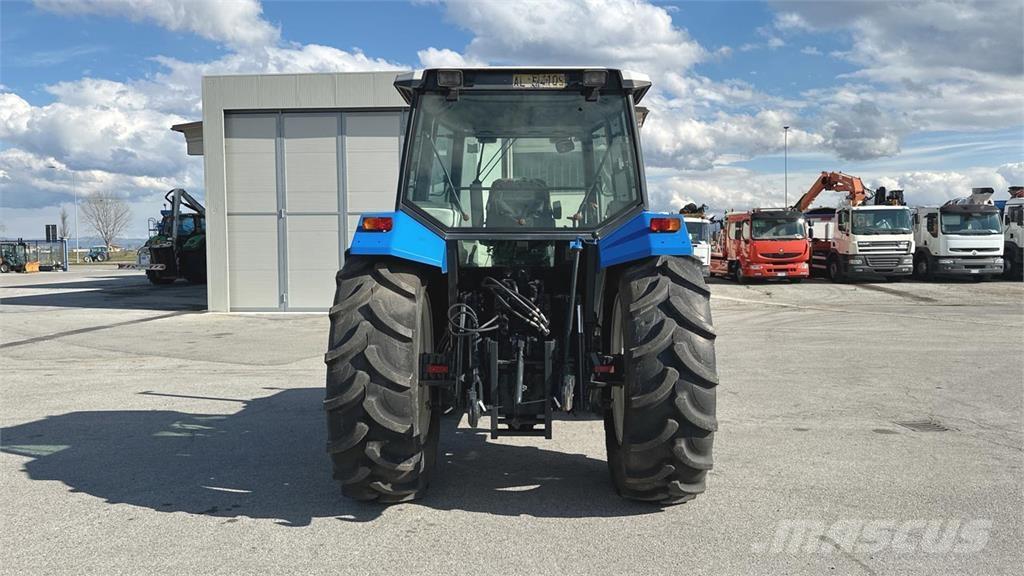 Ford 8240 4x4 Sneskovle og -plove