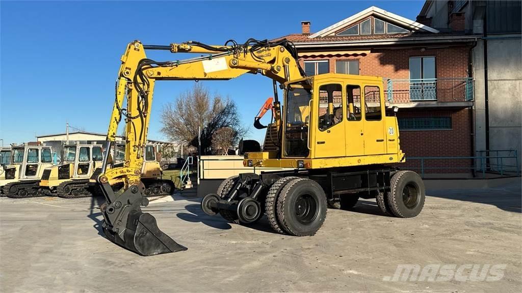 Fuchs MHB 230 ZW 4x4 Gravemaskiner på hjul