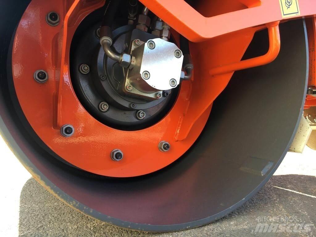 Hamm HD8VV Jordvibrationstromler
