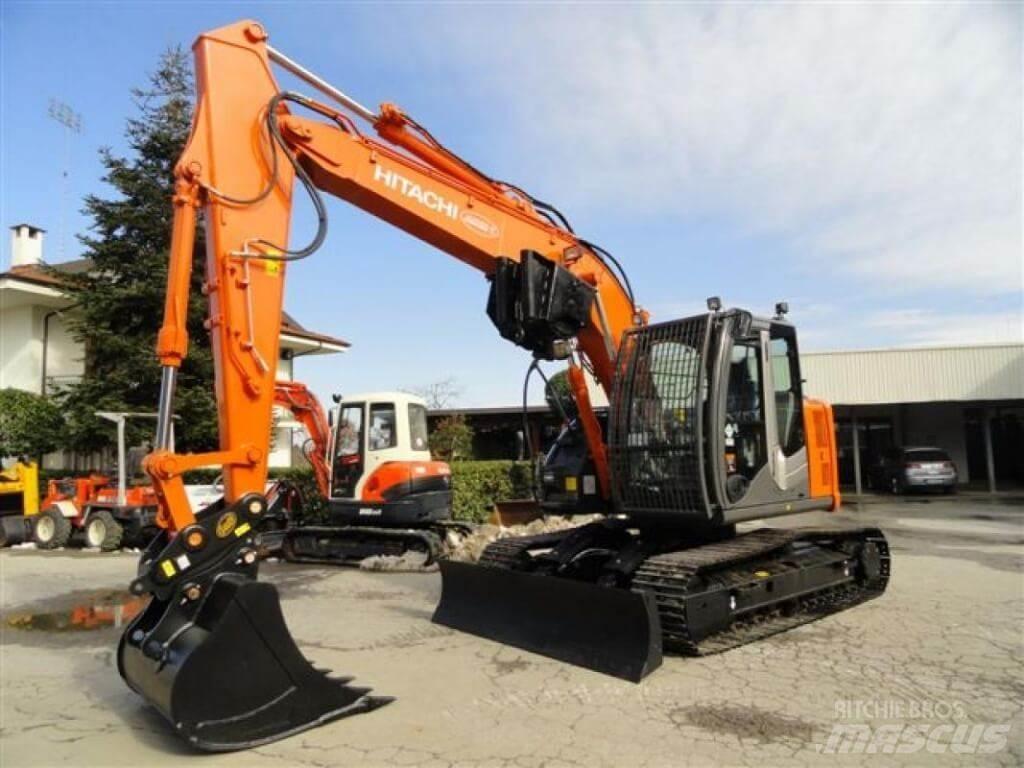 Hitachi ZX135 US-6 Gravemaskiner til skovbrug