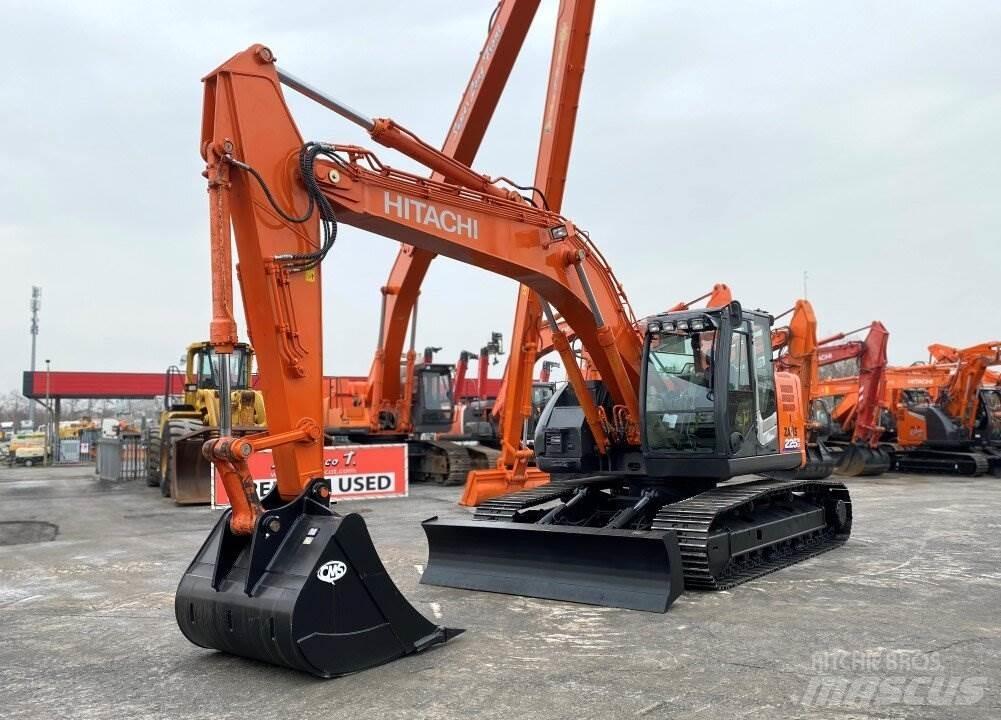 Hitachi ZX225 USBLC Gravemaskiner på larvebånd