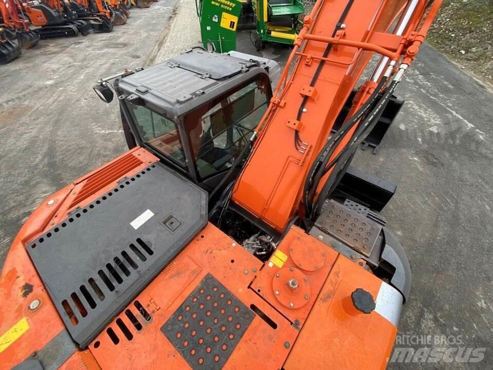 Hitachi ZX225 USBLC Gravemaskiner på larvebånd