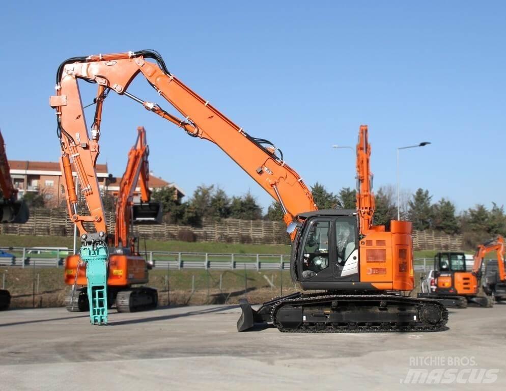 Hitachi ZX225USLC-6 Gravemaskiner på larvebånd