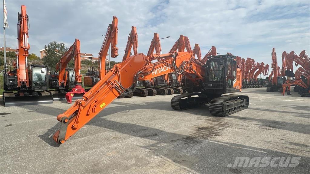 Hitachi ZX225USLC-7 Gravemaskiner på larvebånd