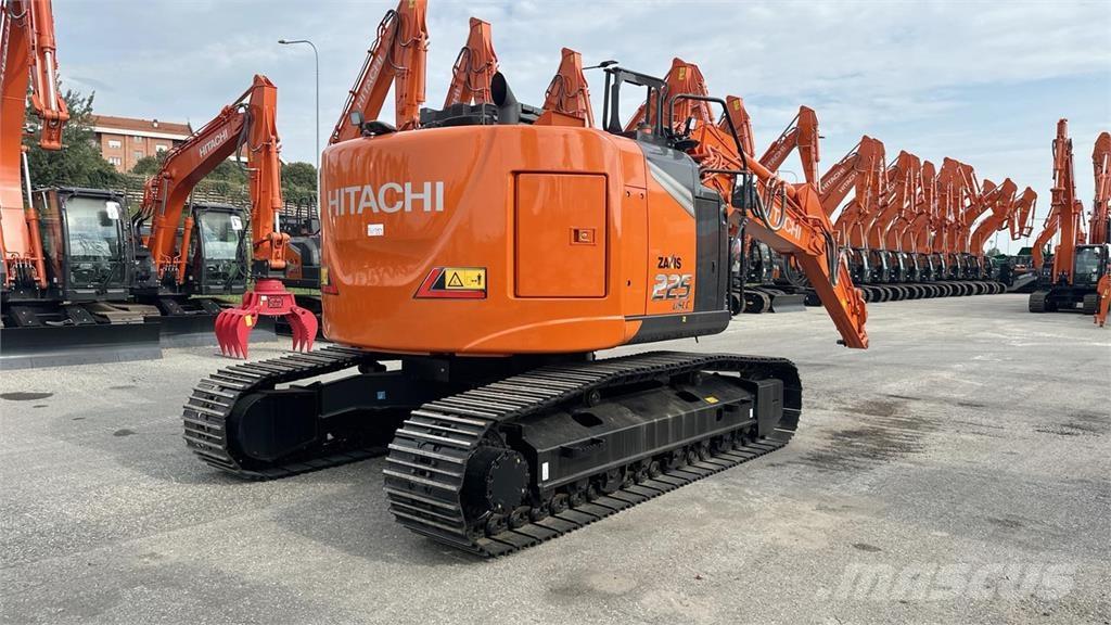 Hitachi ZX225USLC-7 Gravemaskiner på larvebånd