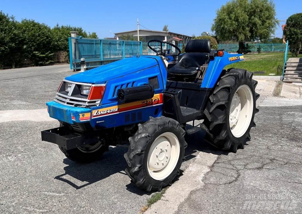 Iseki 240 4x4 Sneskovle og -plove