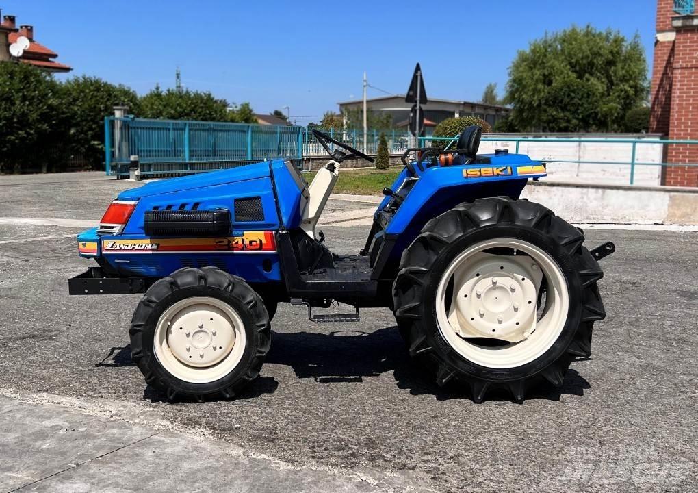 Iseki 240 4x4 Sneskovle og -plove