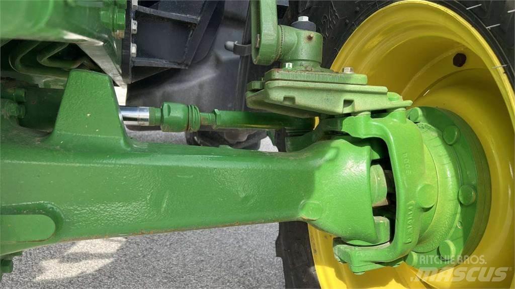 John Deere 6090MC 4X4 Sneskovle og -plove
