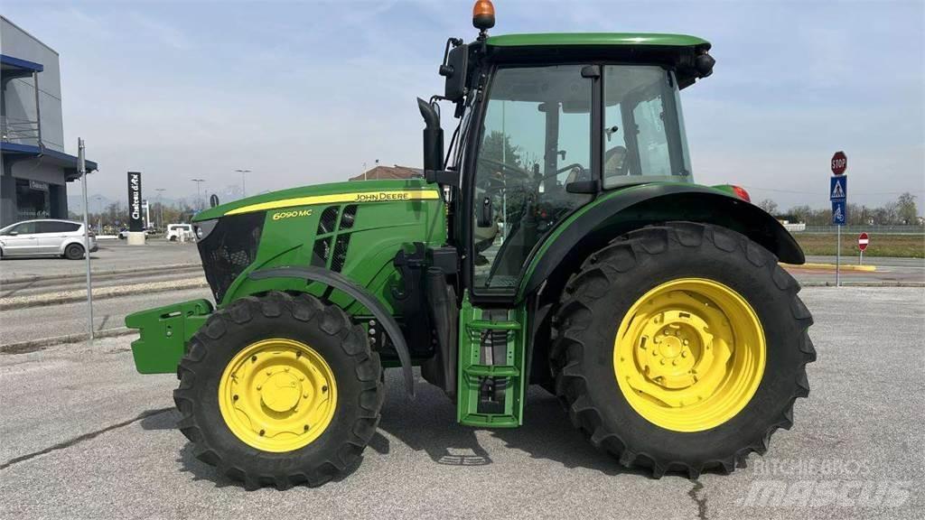 John Deere 6090MC 4X4 Sneskovle og -plove