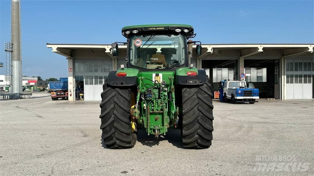 John Deere 7230R Sneskovle og -plove