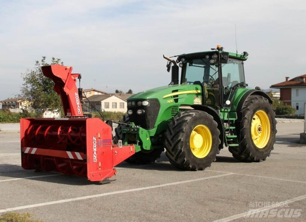 John Deere 7930 4X4 Sneskovle og -plove
