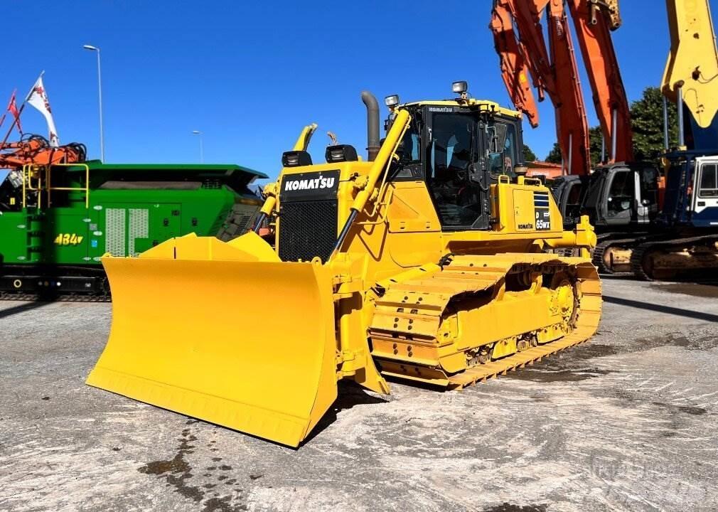 Komatsu D65 Bulldozer på larvebånd