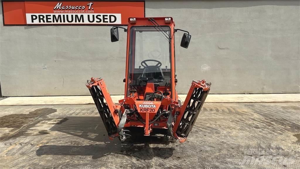 Kubota F2400 4X4 Sneskovle og -plove