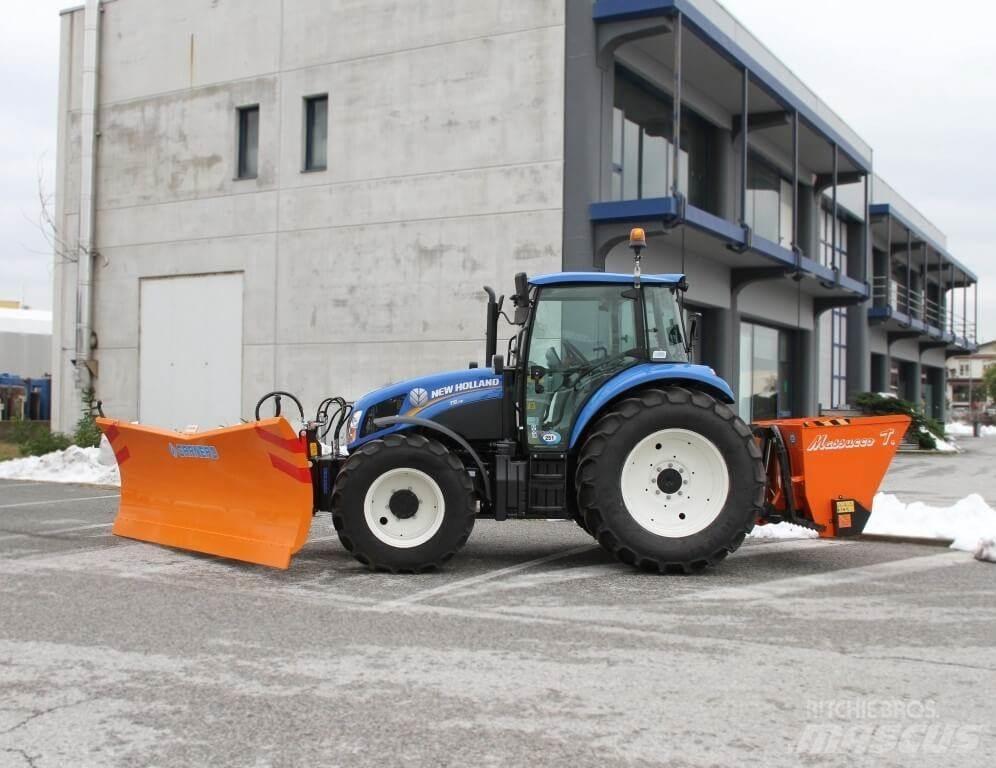 New Holland T5.115 Sneskovle og -plove