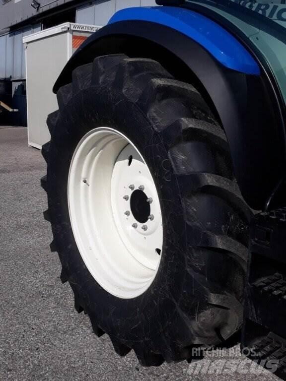 New Holland T6.165 Sneskovle og -plove